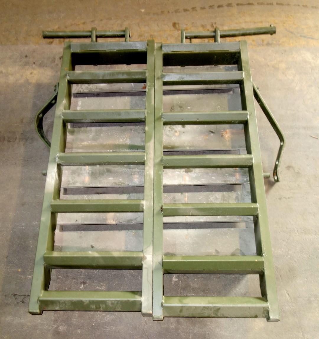 trailer-ladder-loading-ramps-for-m870-40-ton-lowbed-semi-trailer